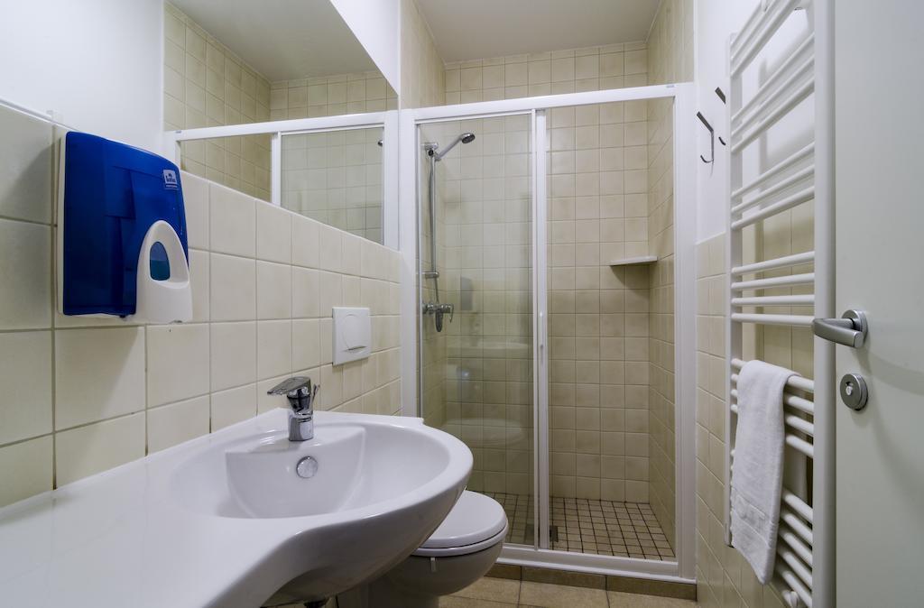 Hostel Alieti Izola Rum bild