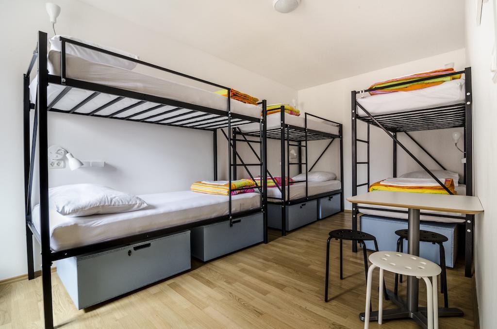 Hostel Alieti Izola Rum bild