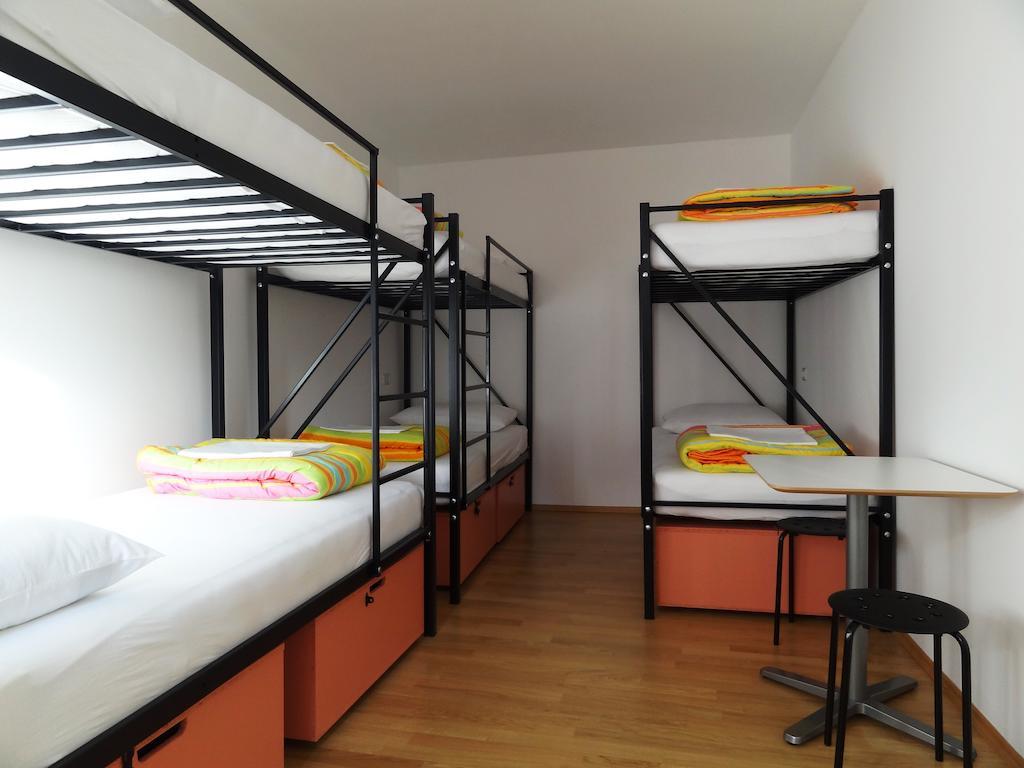 Hostel Alieti Izola Rum bild